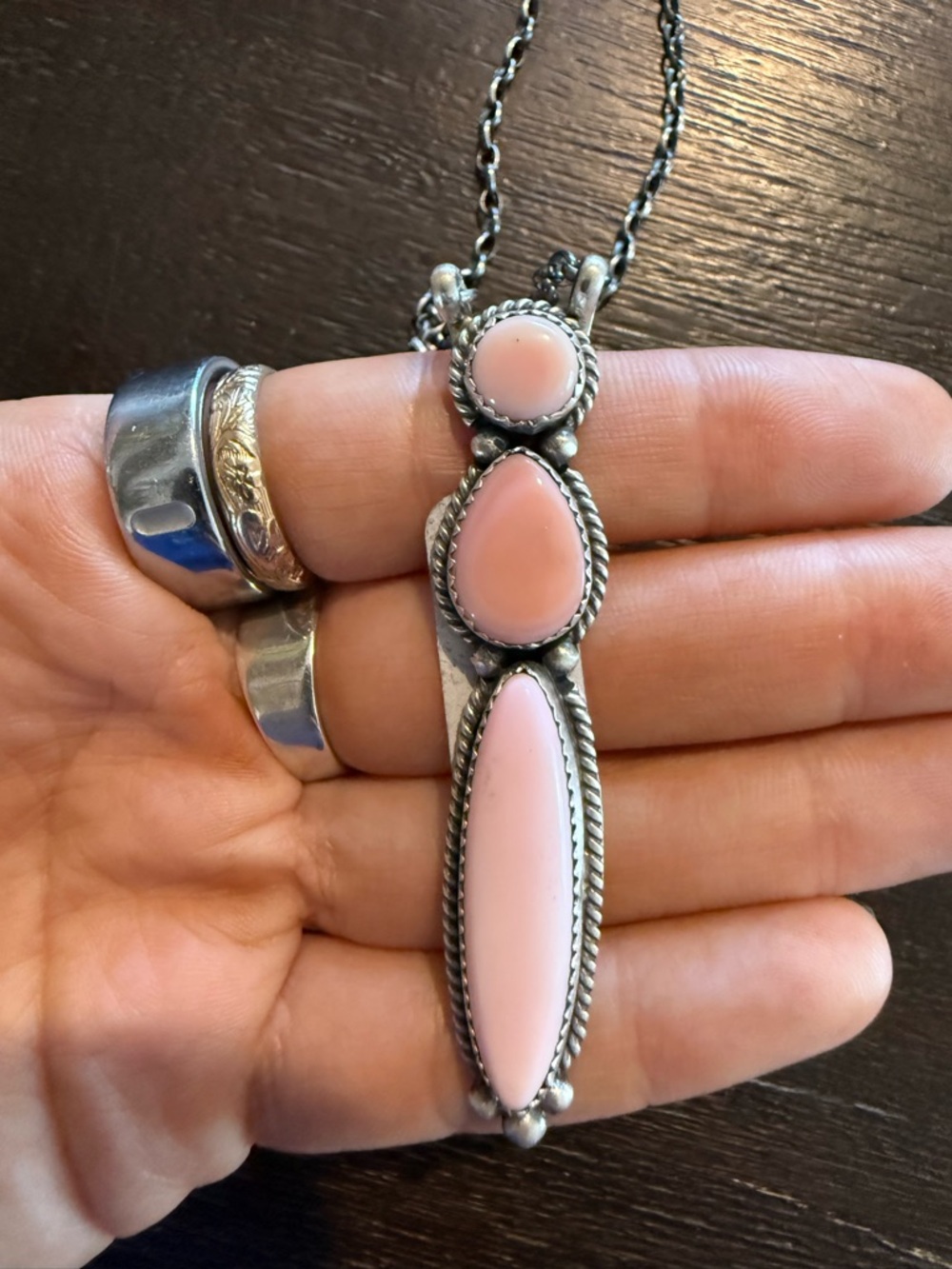 Navajo handmade big pink conch necklace. 925 sterling - Picture 3 of 4